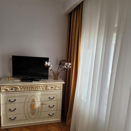 티미쇼아라 Apartament Individual La Casa Parter 아파트 외부 사진